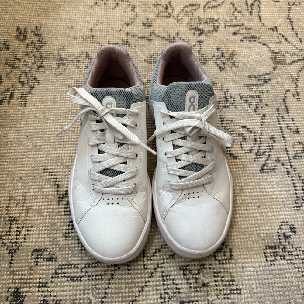 On Cloud Roger That Sneakers